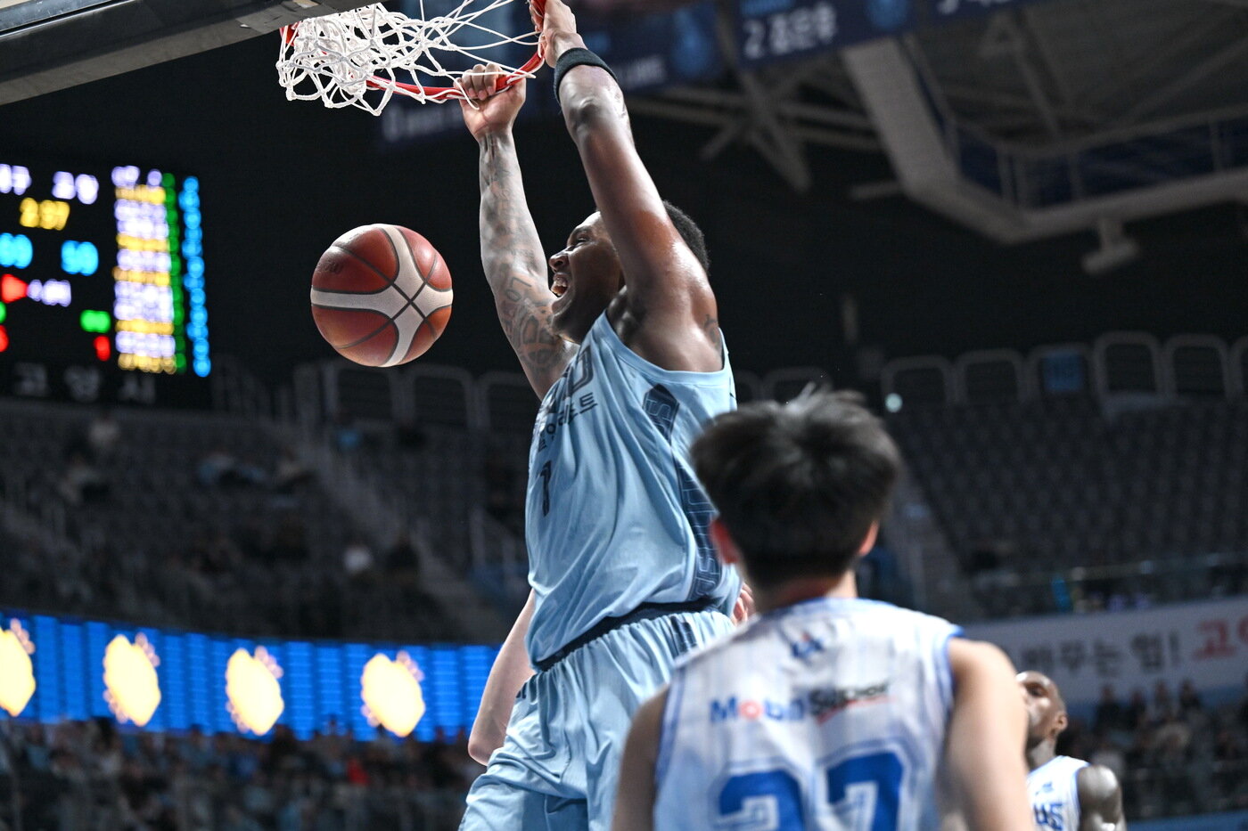 본문 이미지 - 고양 소노 외국인 선수 네이던 나이트의 덩크슛. (KBL 제공)