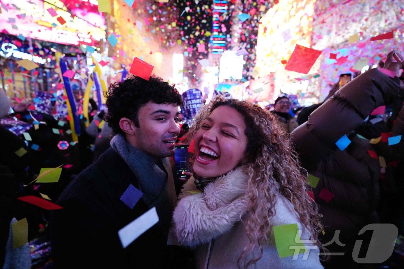 본문 이미지 - 미국 뉴욕 타임스퀘어의 신년 카운트다운. 2026.01.01 ⓒ AFP=뉴스1 ⓒ News1 이지예 객원기자