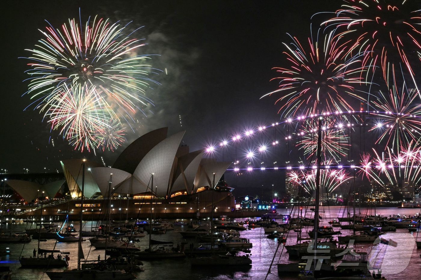 본문 이미지 - 호주 시드니 새해맞이. 2025.12.31 ⓒ AFP=뉴스1 ⓒ News1 이지예 객원기자