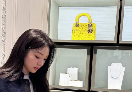 김연아, 짧은 치마도 찰떡…명품 각선미에 미모까지 [N샷]