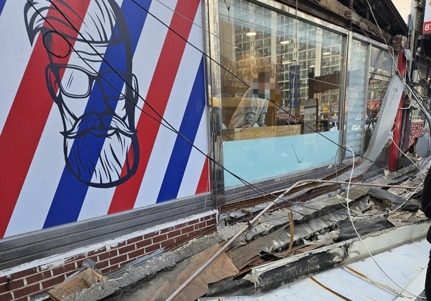 강풍특보 발효된 의정부서 행인 간판 맞고 숨져