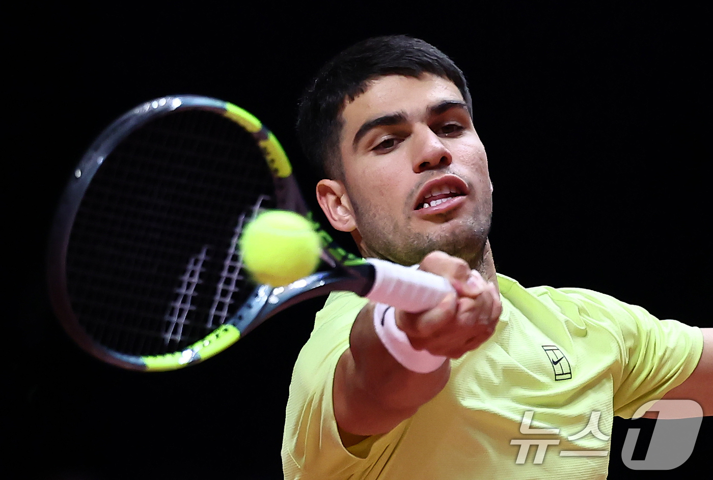 (인천=뉴스1) 김민지 기자 = 카를로스 알카라스가 10일 오후 인천 중구 인스파이어 아레나에서 열린 '현대카드 슈퍼매치 14'에서 얀니크 신네르와 경기를 치르고 있다. 2026. …