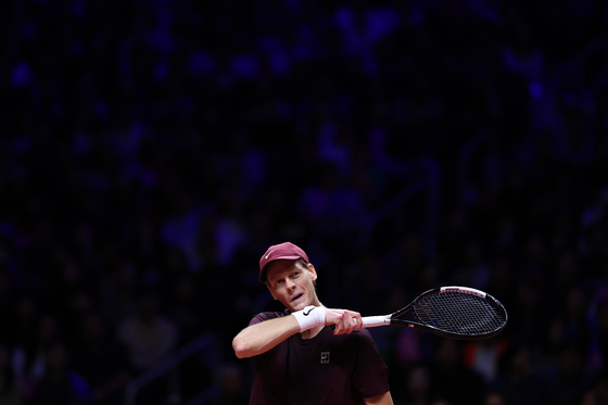 땀 닦는 얀니크 신네르