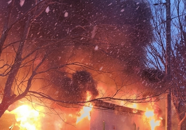 옥천 군북면 주택서 불…8000만원 상당 재산피해