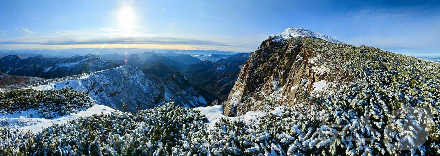 (평양 노동신문=뉴스1) = 북한 노동당 기관지 노동신문은 11일 "우리는 백두산지구의 풍부한 관광자원에 대하여 잘 알고 효과적으로 이용함으로써 인민들의 문화 정서적 요구를 최상의 …
