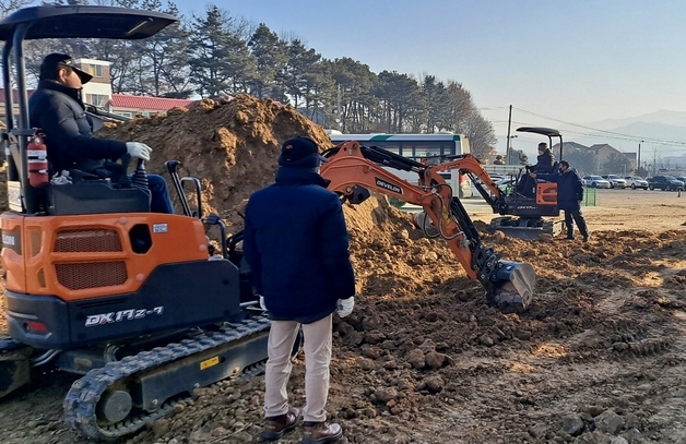 괴산군, 내달 2일부터 3톤 미만 굴착기·지게차 조종면허 교육