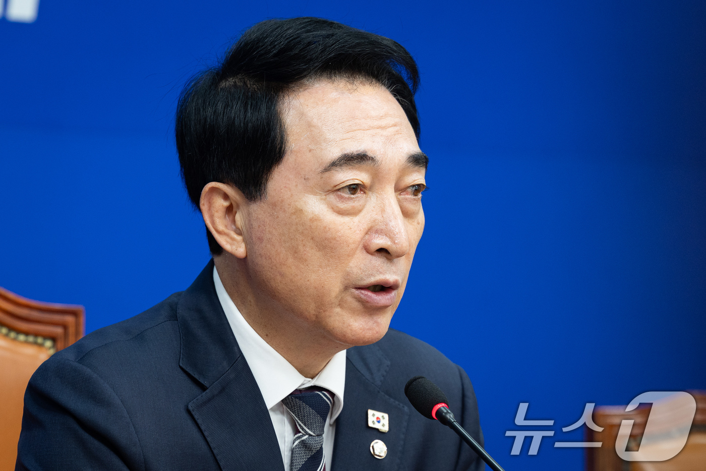 (서울=뉴스1) 유승관 기자 = 박수현 더불어민주당 수석대변인이 11일 서울 여의도 국회에서 현안 관련 기자간담회를 하고 있다. 2026.1.11/뉴스1