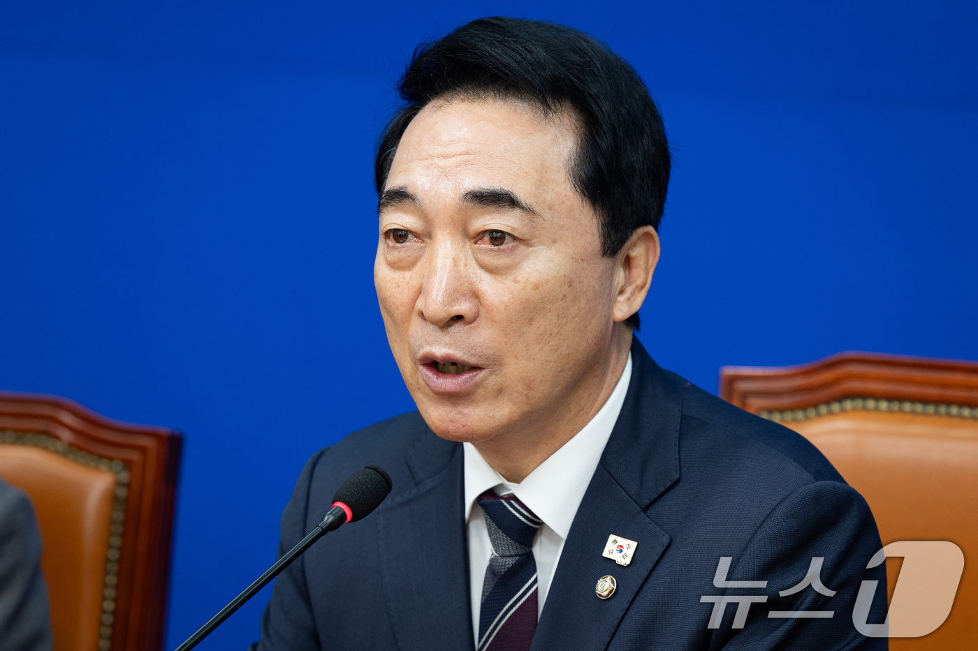 (서울=뉴스1) 유승관 기자 = 박수현 더불어민주당 수석대변인이 11일 서울 여의도 국회에서 현안 관련 기자간담회를 하고 있다. 2026.1.11/뉴스1