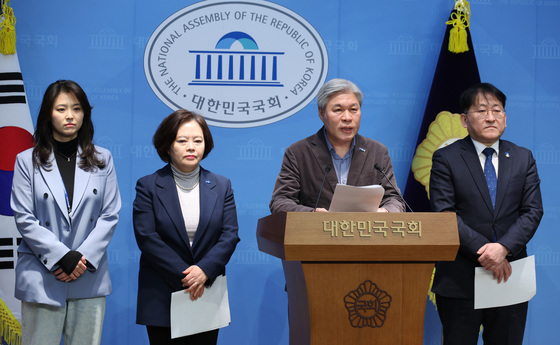 혁신당, 이준석 회담 제안에 "사과부터"…與 겨냥 '돈 공천 추방법' 발의