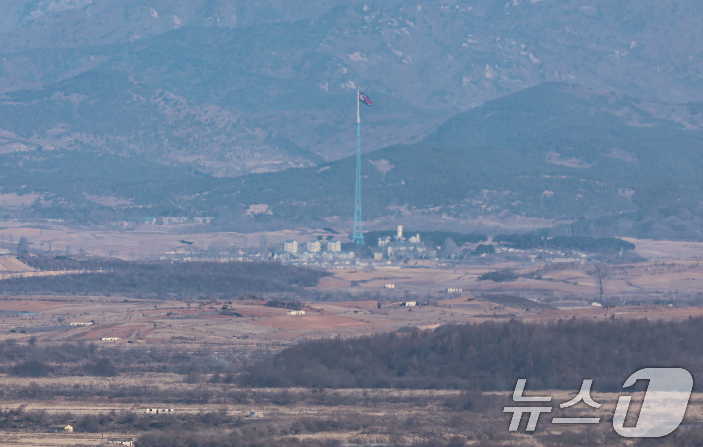 (파주=뉴스1) 김도우 기자 = 북한의 무인기 침투 주장과 관련해 김여정 북한 노동당 부부장은 11일 "무인기를 운용한 적이 없다"는 한국 국방부의 입장 발표를 유의하겠다고 밝히면 …