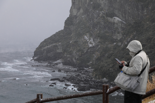 [오늘의 날씨] 제주(19일, 월)…오전 흐리고 비, 오후엔 강풍