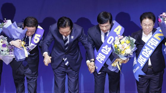 신임 최고위원과 인사하는 정청래