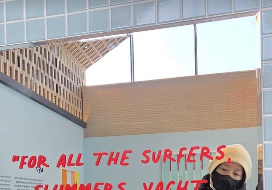 이영애, 꽁꽁 가리고 거울셀카…여배우의 겨울 나들이 [N샷]