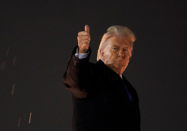 트럼프, 이란 시위 사망 급증에 "강력한 조치 고려…軍 검토 중"