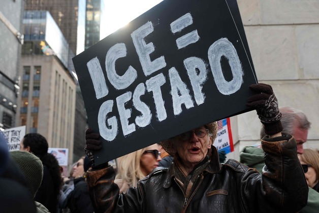 "게슈타포 ICE 폐지하라"…주말 美전역서 싱글맘 사살 규탄시위