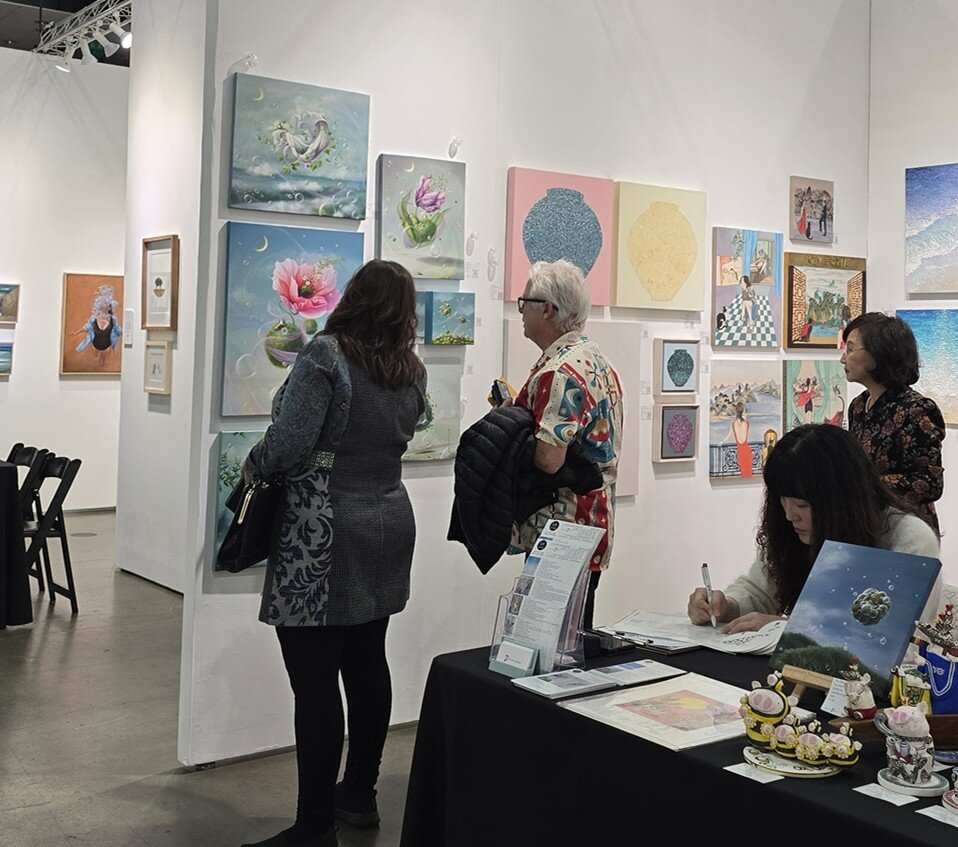 본문 이미지 - LA 아트쇼에서 현지인들의 관심이 집중된 조로사 작가의 작품들 (조로사 작가 작업실 제공)