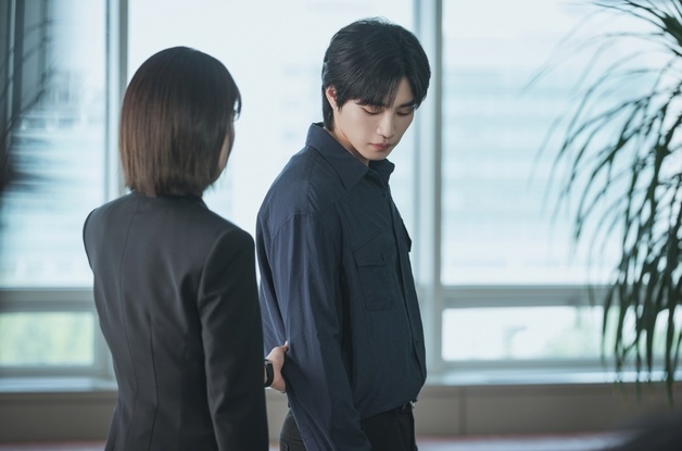 '아이돌아이' 김재영, 팬 정체 들킨 최수영 외면 '위기' [N컷]