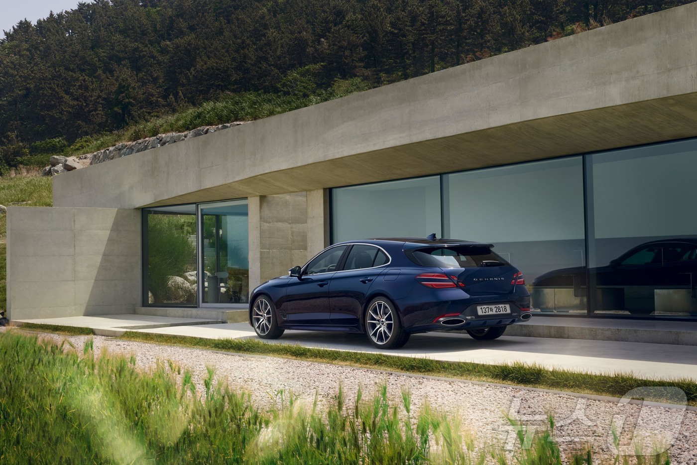 (서울=뉴스1) = 제네시스가 브랜드 대표 럭셔리 스포츠 세단 G70∙G70 슈팅 브레이크의 연식변경 모델 ‘2026 G70 및 G70 슈팅 브레이크’와 신규 에디션 ‘G70 그래 …