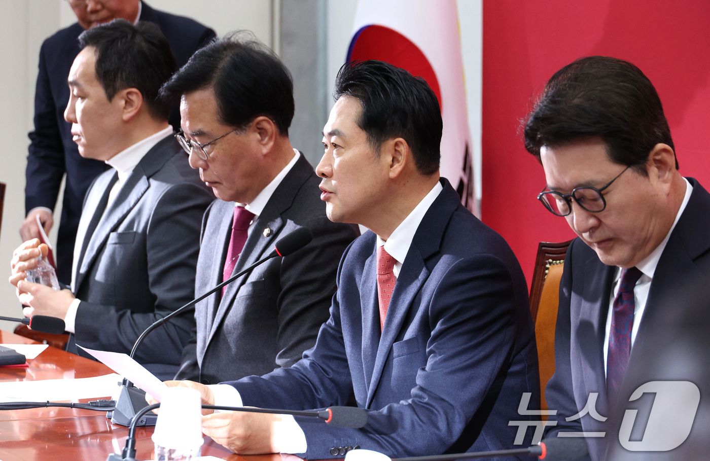 (서울=뉴스1) 신웅수 기자 = 장동혁 국민의힘 대표가 12일 서울 여의도 국회에서 열린 최고위원회의에서 발언하고 있다. 2026.1.12/뉴스1