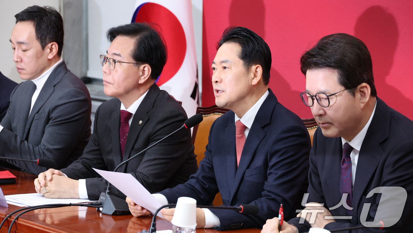 (서울=뉴스1) 신웅수 기자 = 장동혁 국민의힘 대표가 12일 서울 여의도 국회에서 열린 최고위원회의에서 발언하고 있다. 2026.1.12/뉴스1