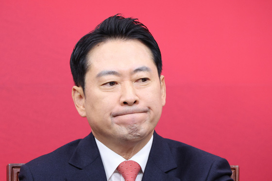 생각 잠긴 장동혁 대표