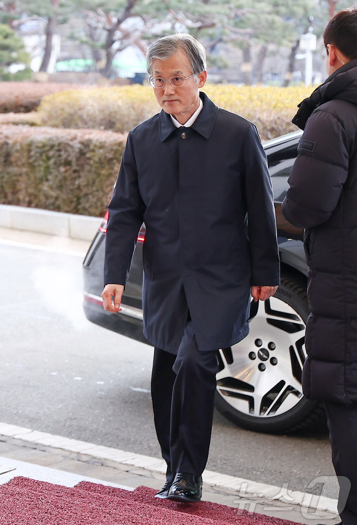 (서울=뉴스1) 김성진 기자 = 조희대 대법원장이 12일 서울 서초구 대법원으로 출근하고 있다. 2026.1.12/뉴스1