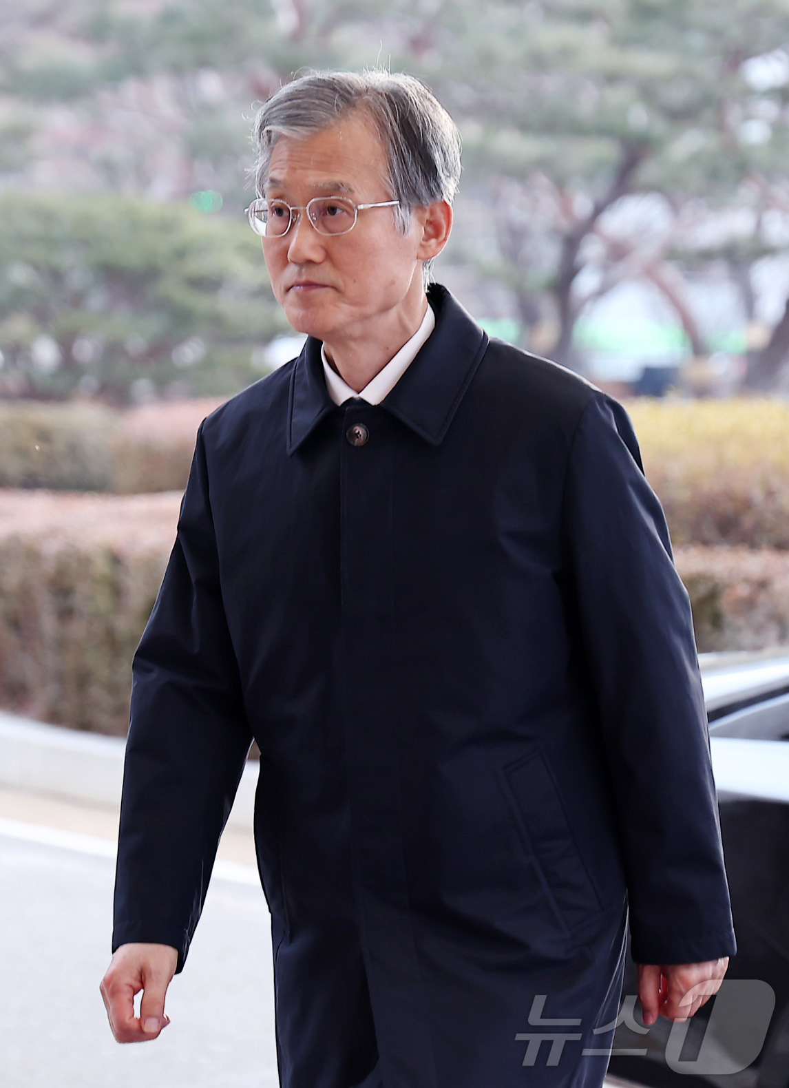 (서울=뉴스1) 김성진 기자 = 조희대 대법원장이 12일 서울 서초구 대법원으로 출근하고 있다. 2026.1.12/뉴스1