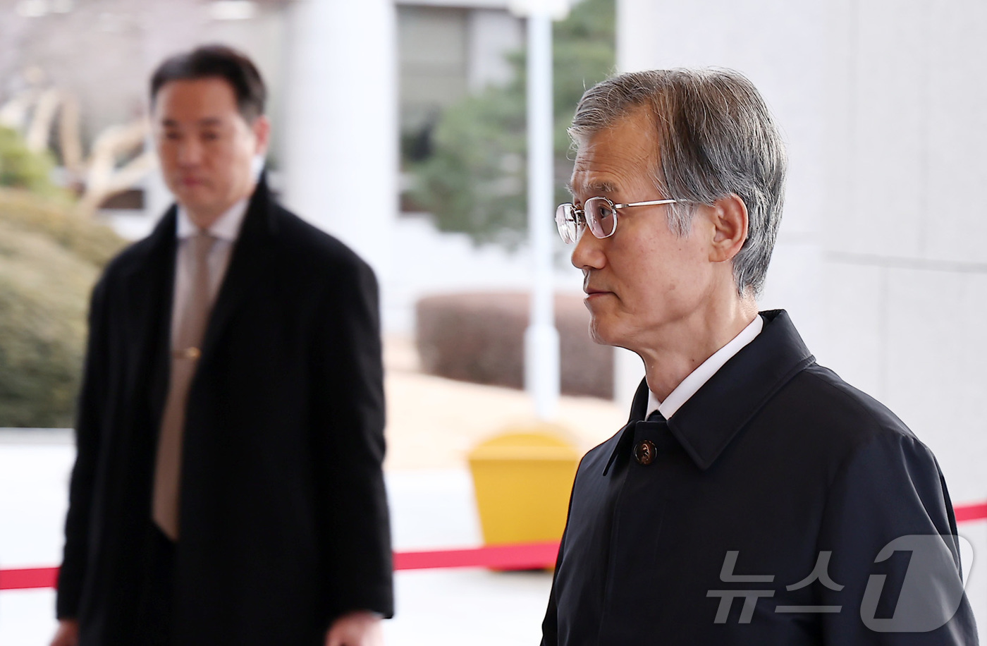 (서울=뉴스1) 김성진 기자 = 조희대 대법원장이 12일 서울 서초구 대법원으로 출근하고 있다. 2026.1.12/뉴스1