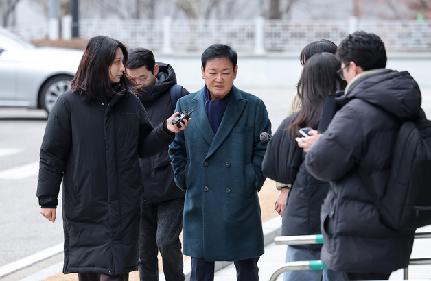 고검 출석하는 안부수 아태평화교류협회장