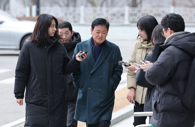 고검 출석하는 안부수 아태평화교류협회장