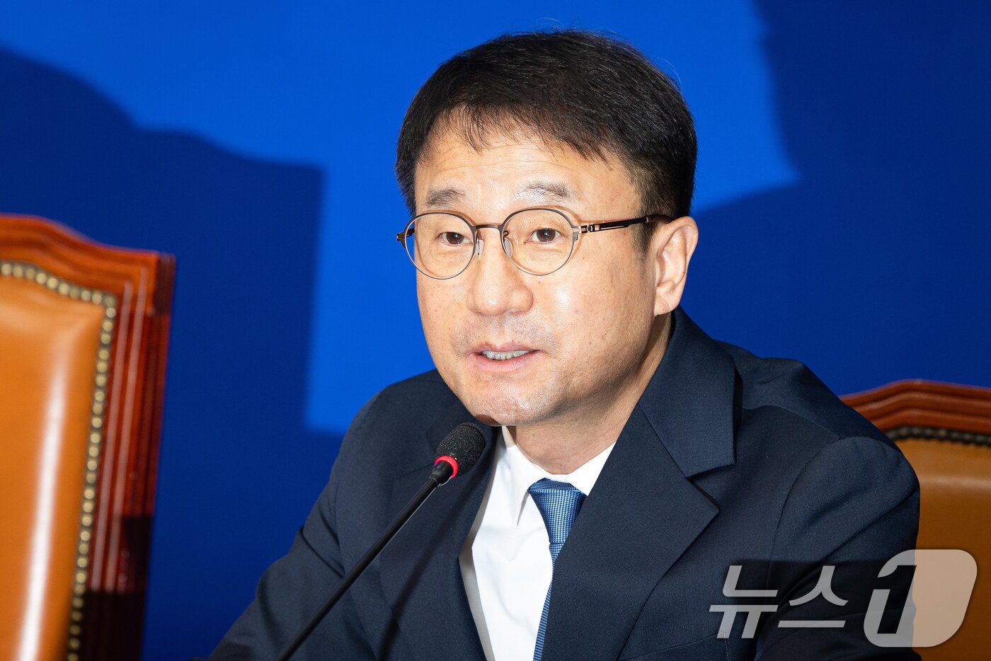 본문 이미지 - 한병도 더불어민주당 신임 원내대표가 12일 서울 여의도 국회에서 열린 최고위원회의에서 모두 발언을 하고 있다. 2026.1.12/뉴스1 ⓒ News1 유승관 기자