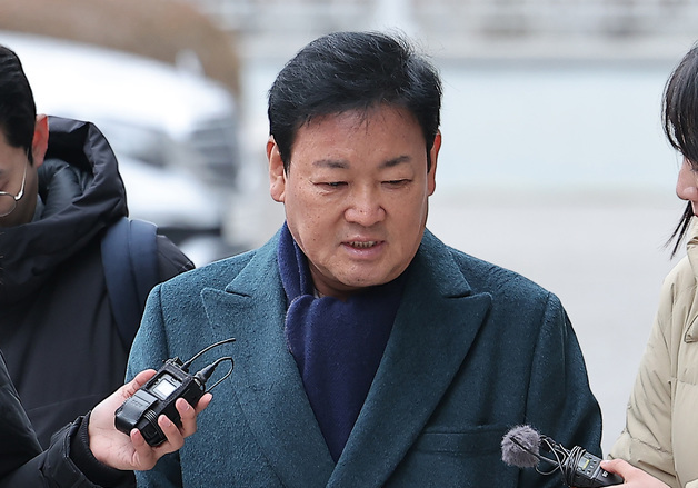 고검 출석하는 안부수 아태평화교류협회장