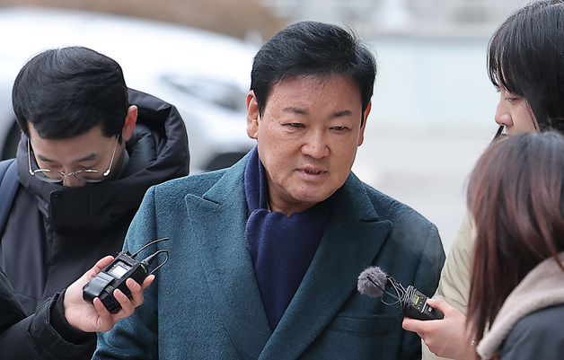 고검 출석하는 안부수 아태평화교류협회장