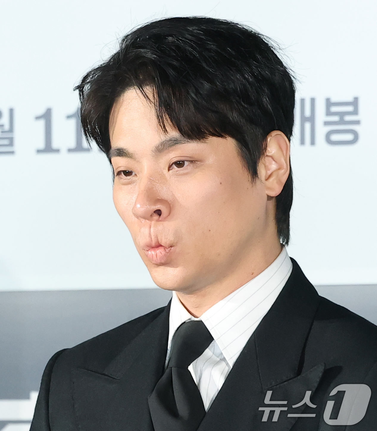 (서울=뉴스1) 권현진 기자 = 배우 박정민이 12일 서울 광진구 롯데시네마 건대입구에서 열린 영화 '휴민트‘(감독 류승완) 제작보고회에 참석해 긴장한 표정을 짓고 있다.'휴민트' …