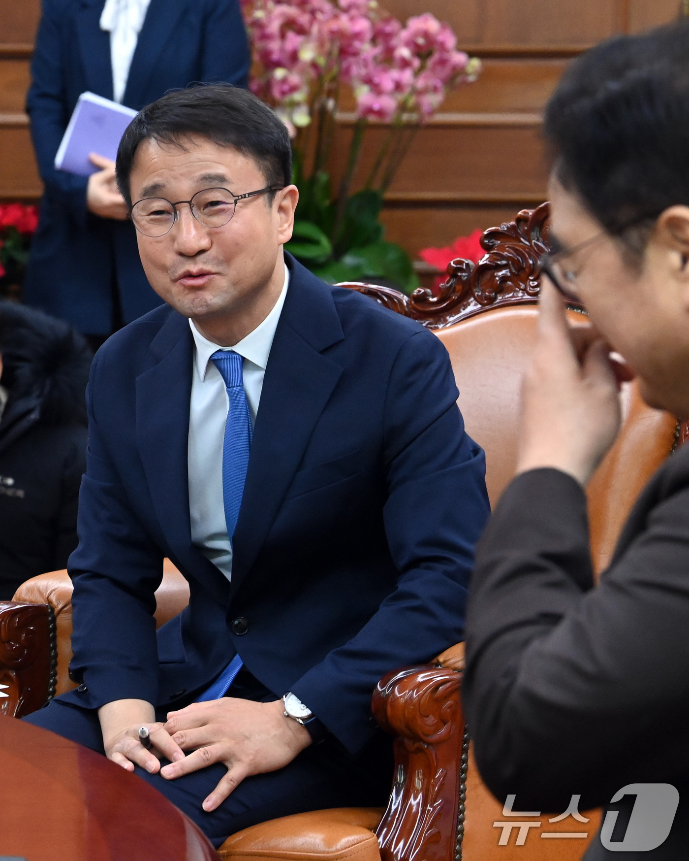 (서울=뉴스1) 유승관 기자 = 한병도 더불어민주당 신임원내대표가 12일 서울 여의도 국회에서 우원식 국회의장을 예방하고 있다. (공동취재) 2026.1.12/뉴스1