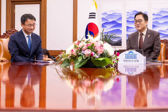 한병도 민주당 원내대표 접견하는 우원식 의장