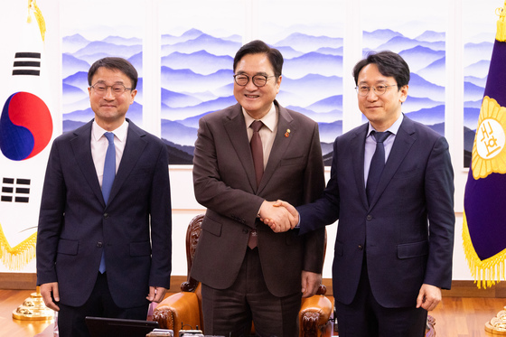 우원식 국회의장, 민주당 신임 원내지도부 접견