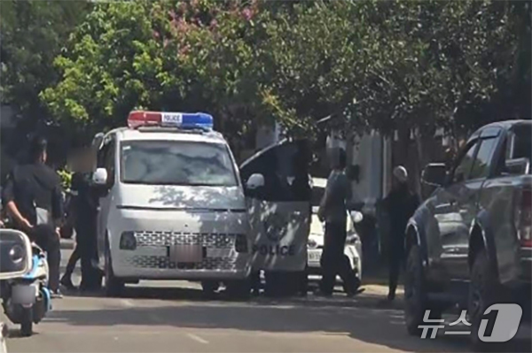 (서울=뉴스1) 이재명 기자 = 청와대는 12일 캄보디아 거점 성 착취 스캠범죄 조직원 26명을 검거했다고 밝혔다.강유정 청와대 대변인은 이날 오전 춘추관에서 브리핑을 통해 "범정 …