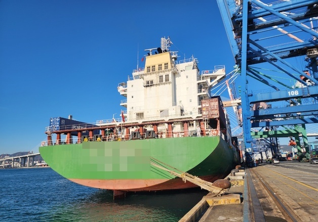 부산항 계류 선박서 중국인 선원 바다 추락해 숨져