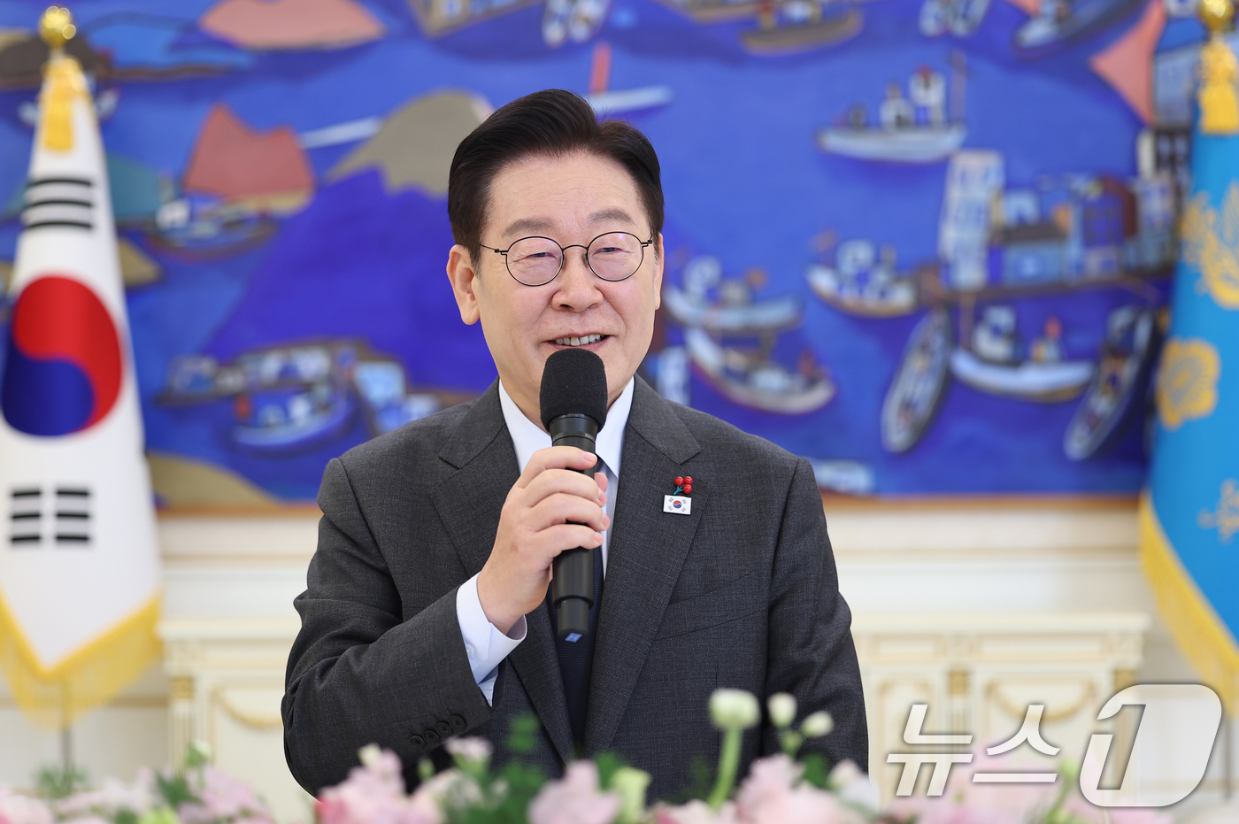 (서울=뉴스1) 이재명 기자 = 이재명 대통령이 12일 청와대에서 열린 종교지도자 초청 오찬간담회에서 발언하고 있다. (청와대통신사진기자단) 2026.1.12/뉴스1