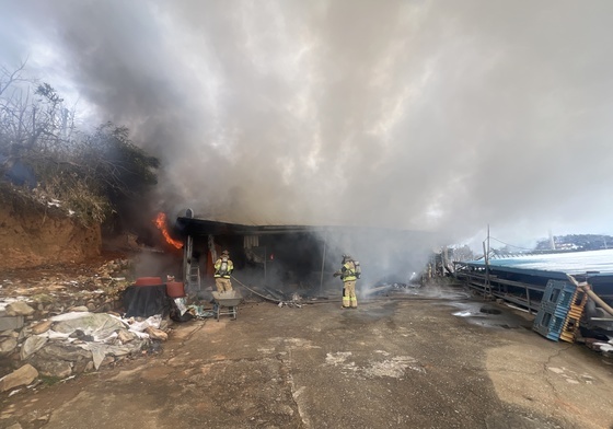 한낮 나주 공산면 주택 화재…인명피해 없어
