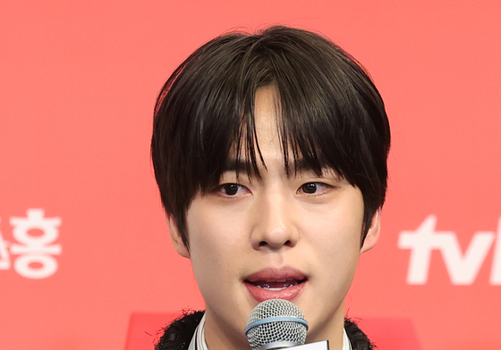 조한결, 팔자 좋은 낙하산