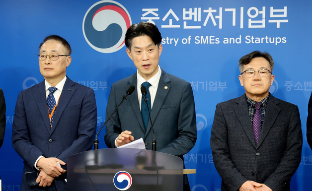 '불법 브로커' 막기 위해 컨설팅등록제 도입…"부당개입 방지"