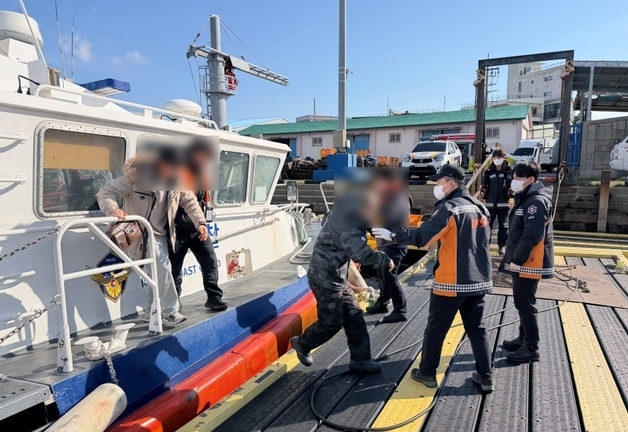 조업 중 선원 구토 증상…서귀포해경, 긴급이송