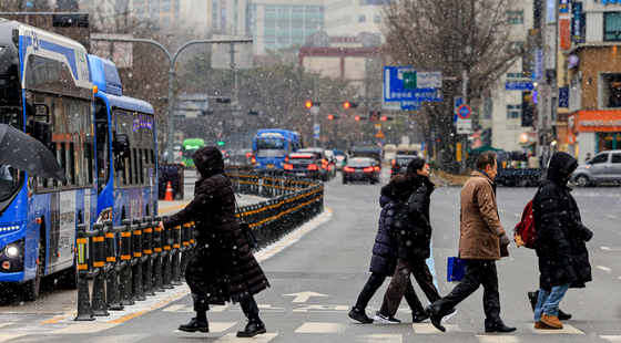 눈 오는 서울 도심