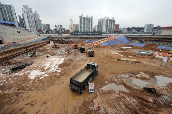 공사 작업으로 분주한 광운대역 물류부지