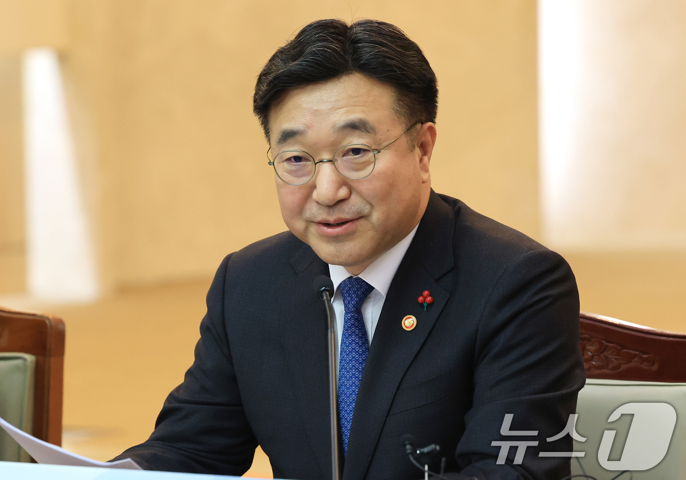 (서울=뉴스1) 임세영 기자 = 윤호중 행정안전부 장관이 12일 서울 종로구 정부서울청사에서 열린 경찰청·산하기관 업무보고에서 모두발언을 하고 있다. 2026.1.12/뉴스1