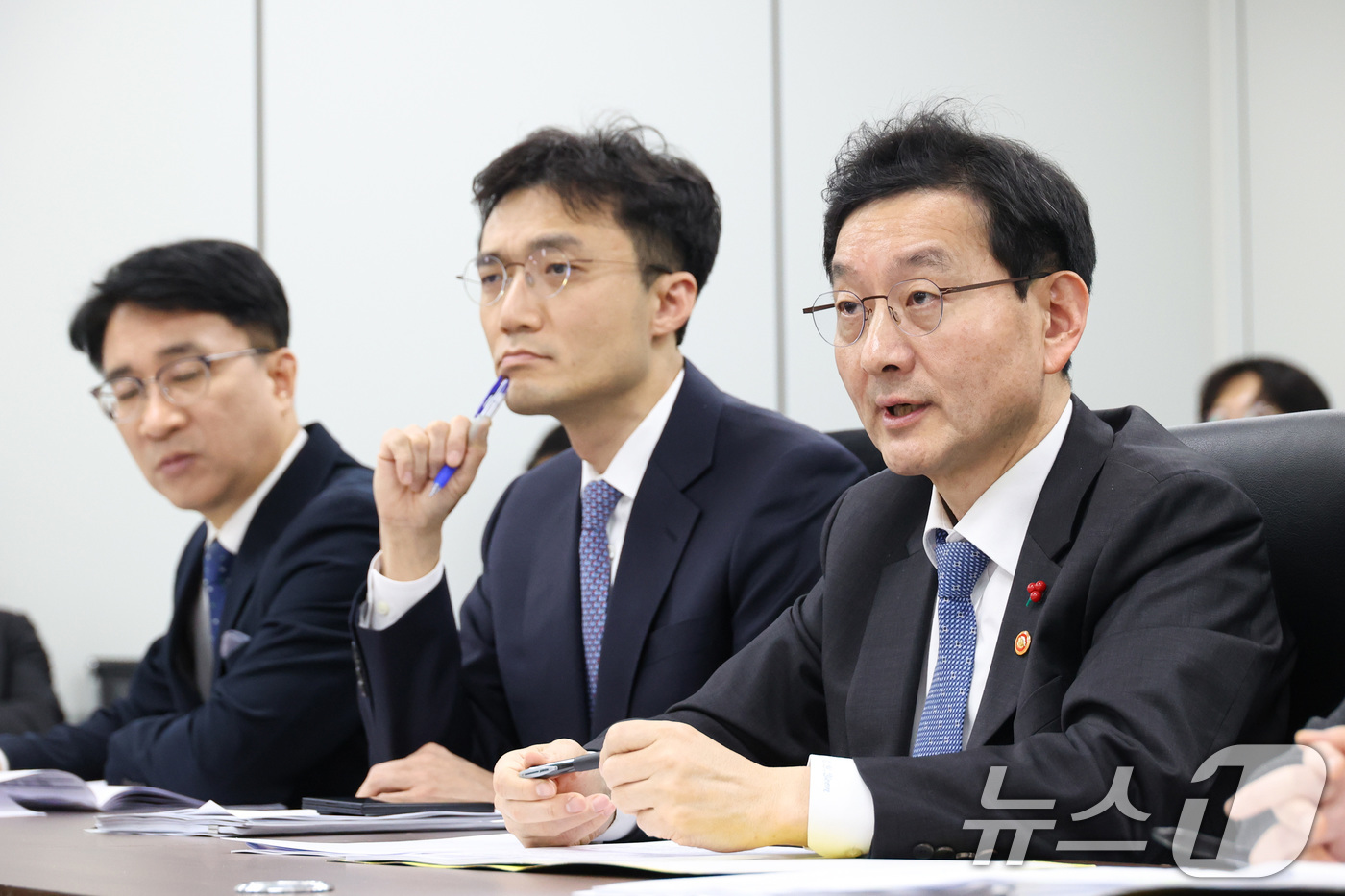 (서울=뉴스1) 임세영 기자 = 윤창렬 국무조정실장이 12일 서울 종로구 정부서울청사 창성동 별관에서 열린 공소청법안 및 중수청법안 입법예고 관련 기자간담회에서 발언을 하고 있다. …