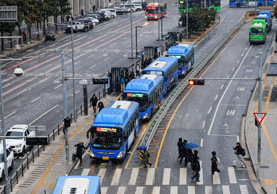 서울 시내버스 막판 교섭 돌입 '불발시 내일 파업 돌입'