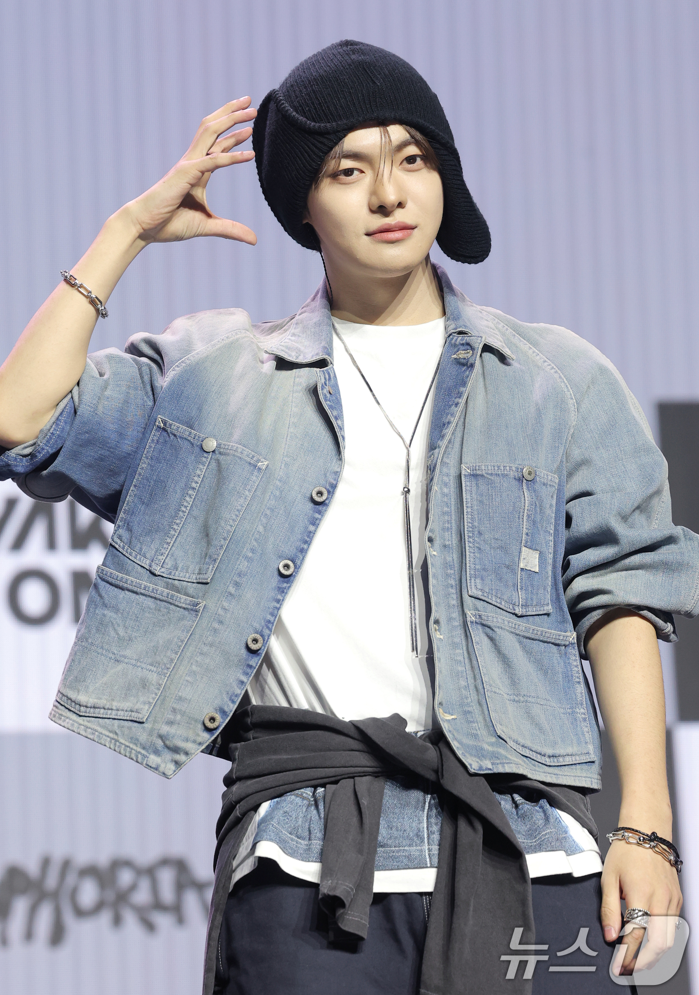 (서울=뉴스1) 권현진 기자 = 그룹 알파드라이브원(ALD1)의 리오가 12일 서울 용산구 블루스퀘어 SOL트래블홀에서 열린 미니 1집  'EUPHORIA'(유포리아) 발매 쇼케이 …